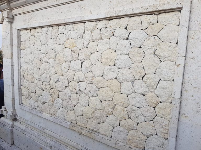 Elegant White Palimanan Stone Tiles Paras Super Bali Limestone